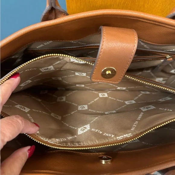 NWOT Anne Klein briefcase/laptop bag. - Picture 6 of 11